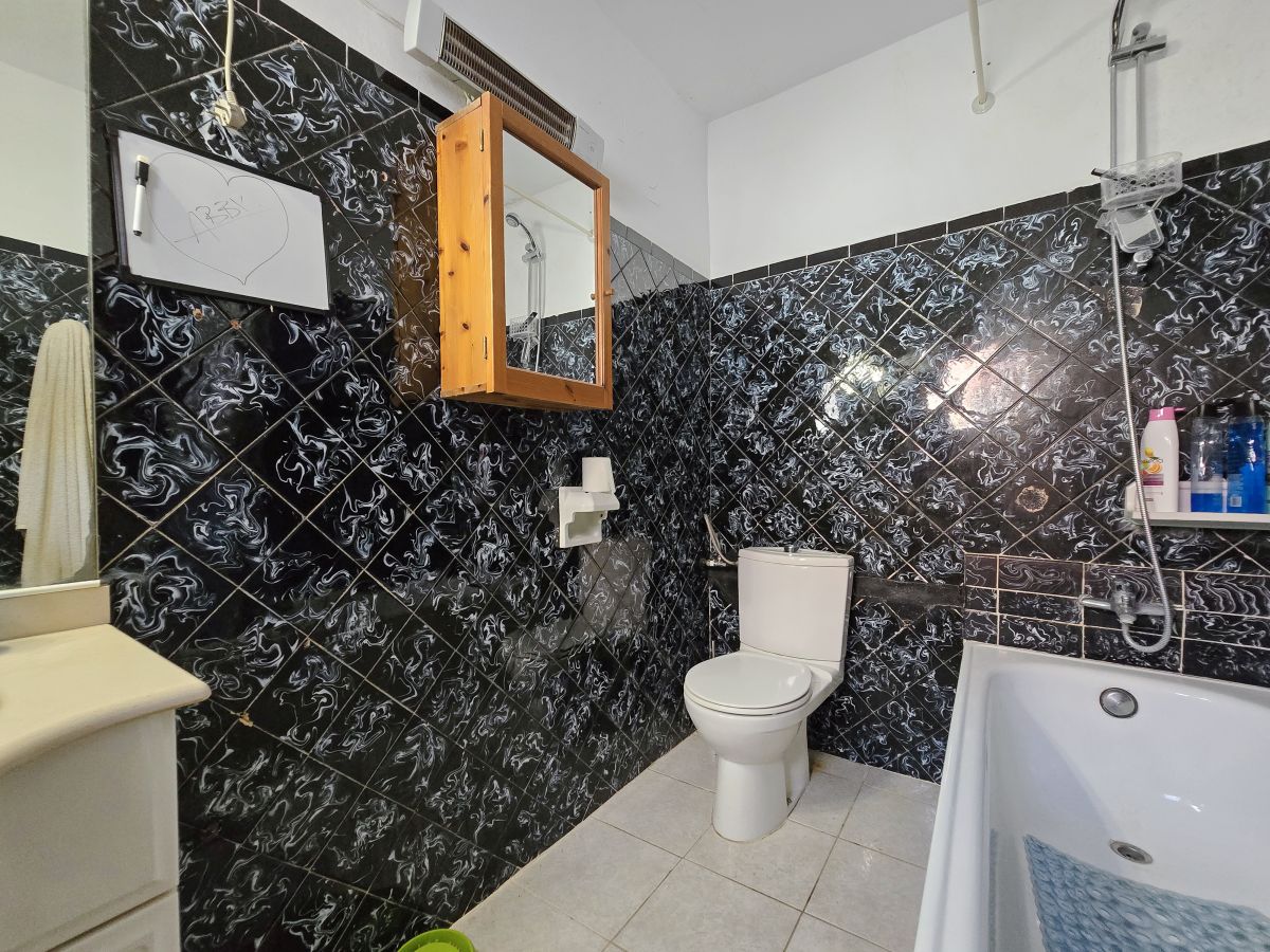 Espaciosa casa de pueblo con jardín y excelente potencial en uno de los pueblos más pequeños de Valencia