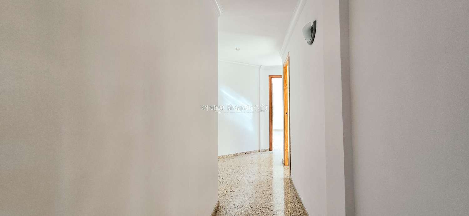 Un apartamento encantador y luminoso con unas vistas magníficas en el popular pueblo de Villalonga.