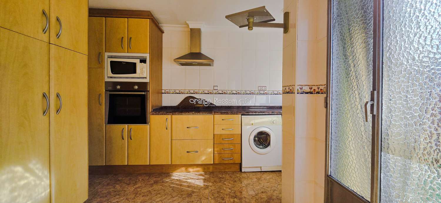 Un apartamento encantador y luminoso con unas vistas magníficas en el popular pueblo de Villalonga.