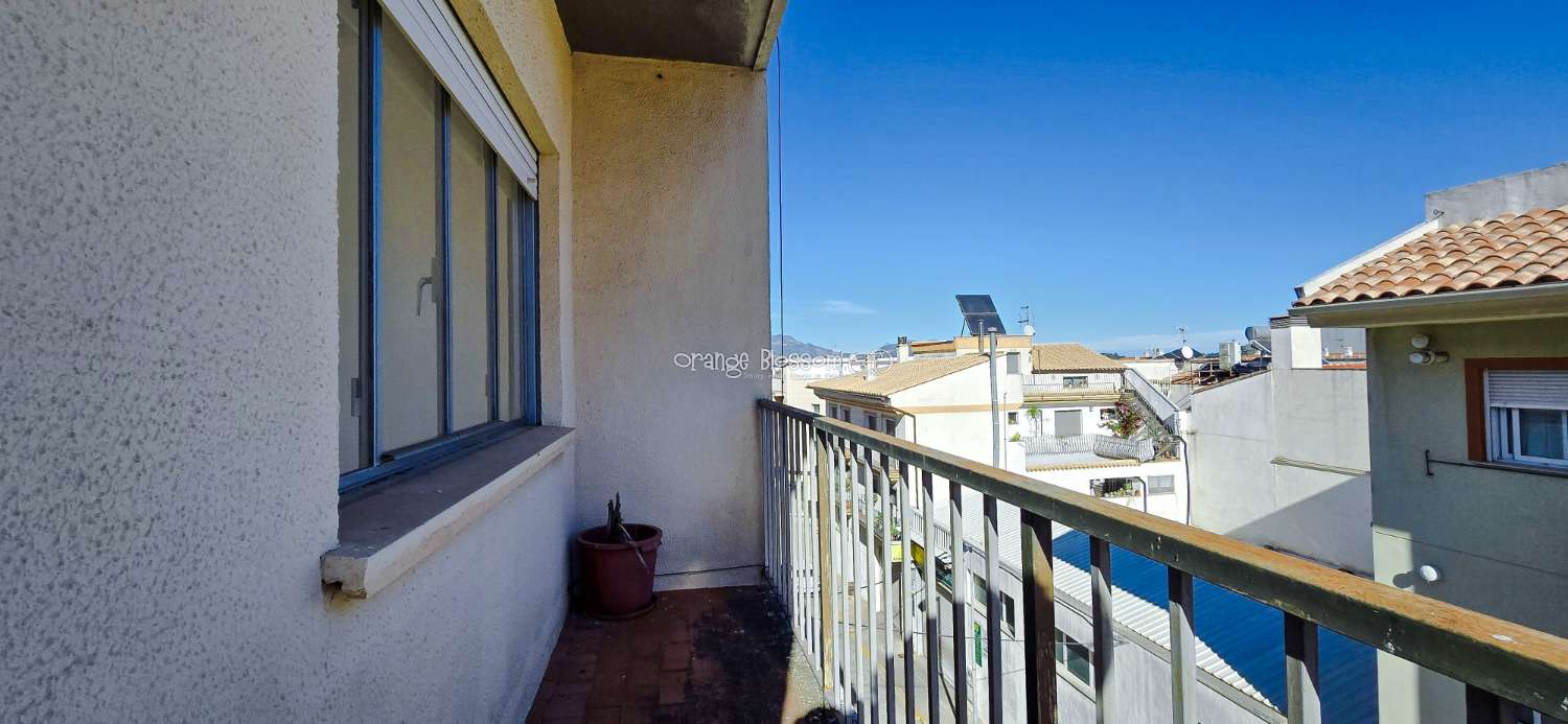 Un apartamento encantador y luminoso con unas vistas magníficas en el popular pueblo de Villalonga.