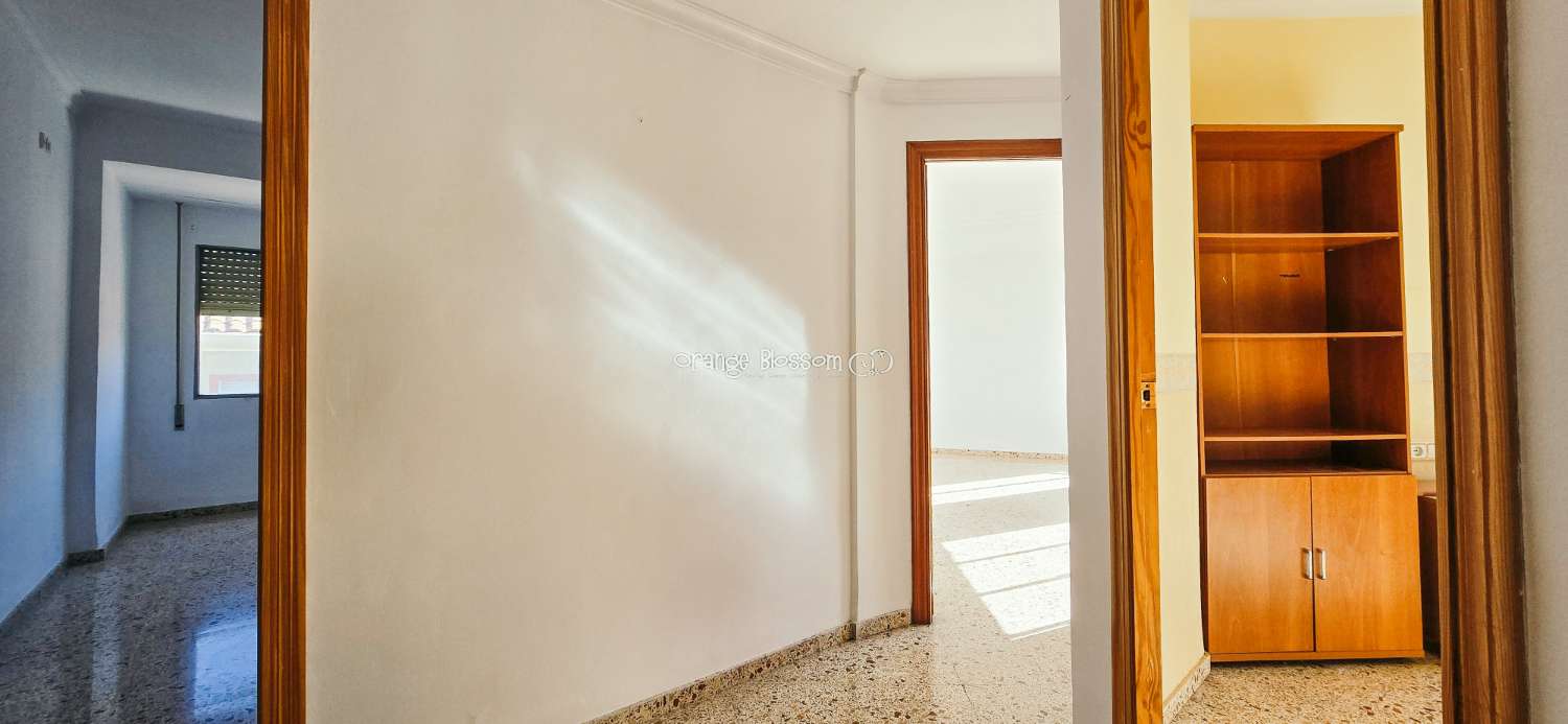 Un apartamento encantador y luminoso con unas vistas magníficas en el popular pueblo de Villalonga.