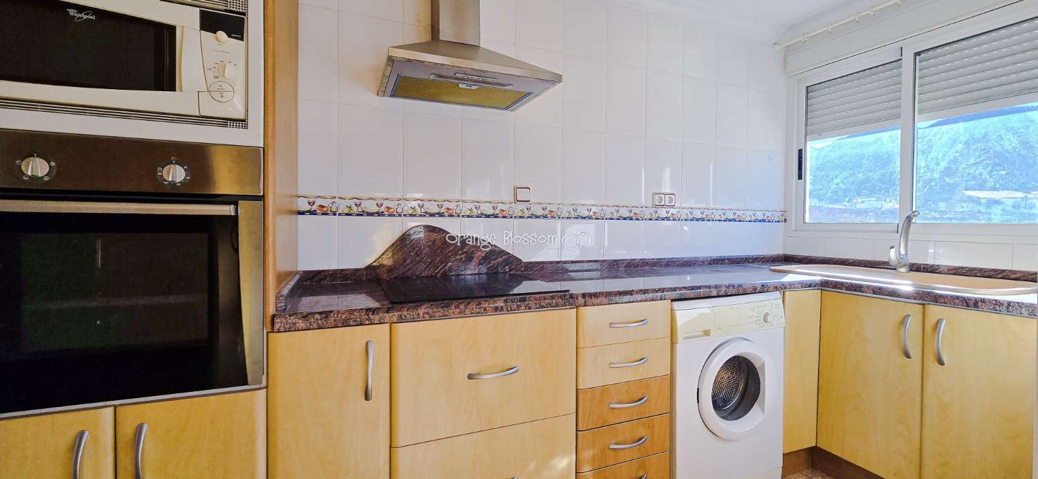 Un apartamento encantador y luminoso con unas vistas magníficas en el popular pueblo de Villalonga.