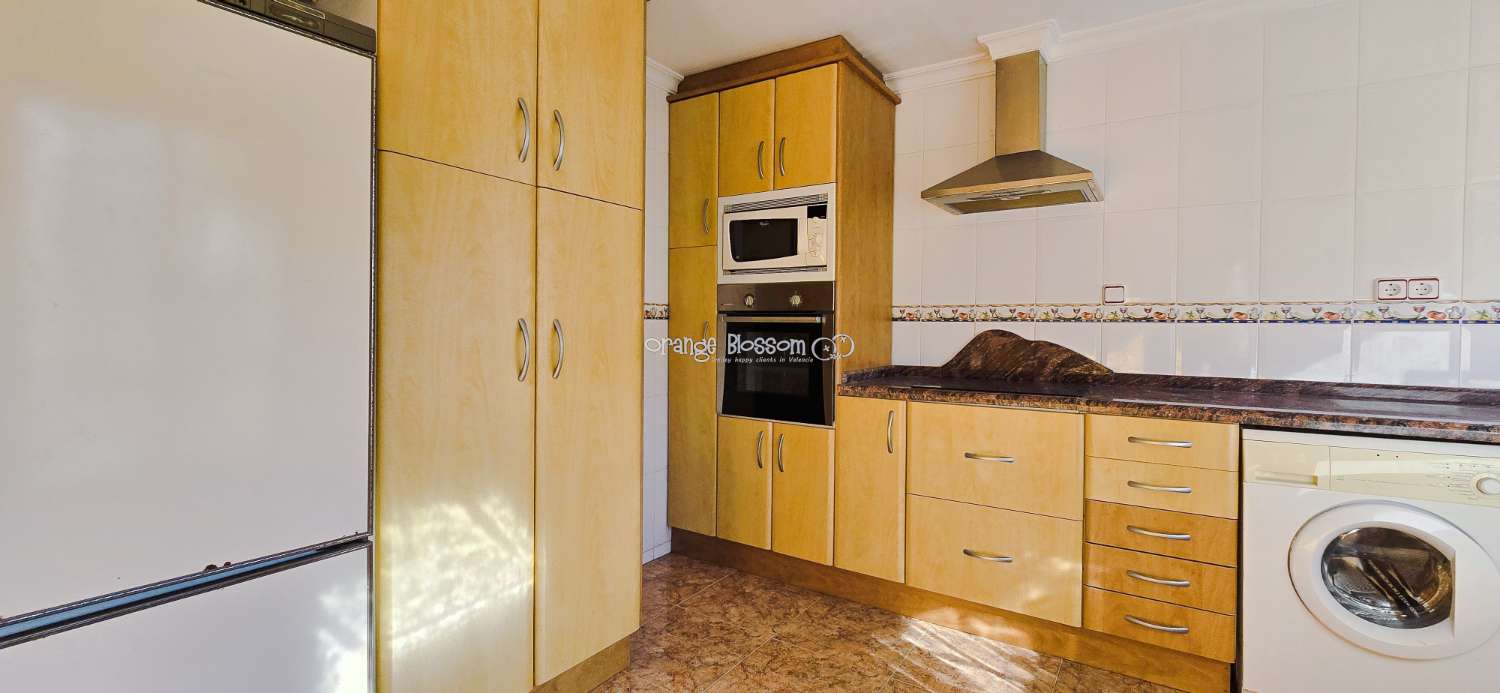 Un apartamento encantador y luminoso con unas vistas magníficas en el popular pueblo de Villalonga.