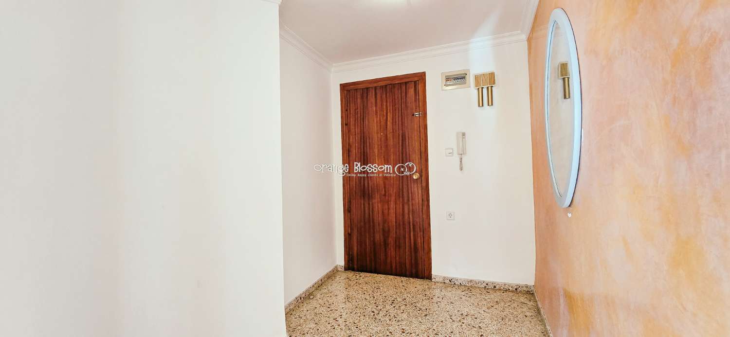 Un apartamento encantador y luminoso con unas vistas magníficas en el popular pueblo de Villalonga.