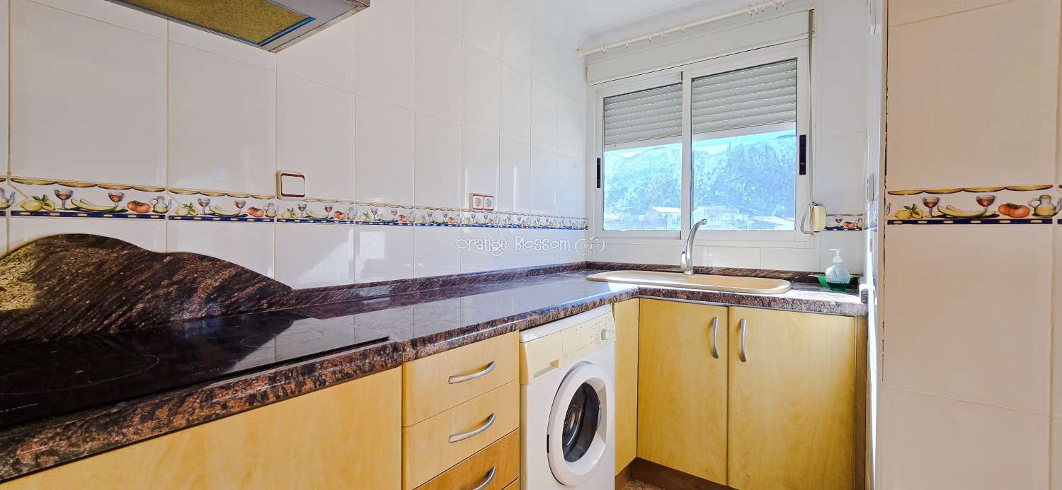 Un apartamento encantador y luminoso con unas vistas magníficas en el popular pueblo de Villalonga.