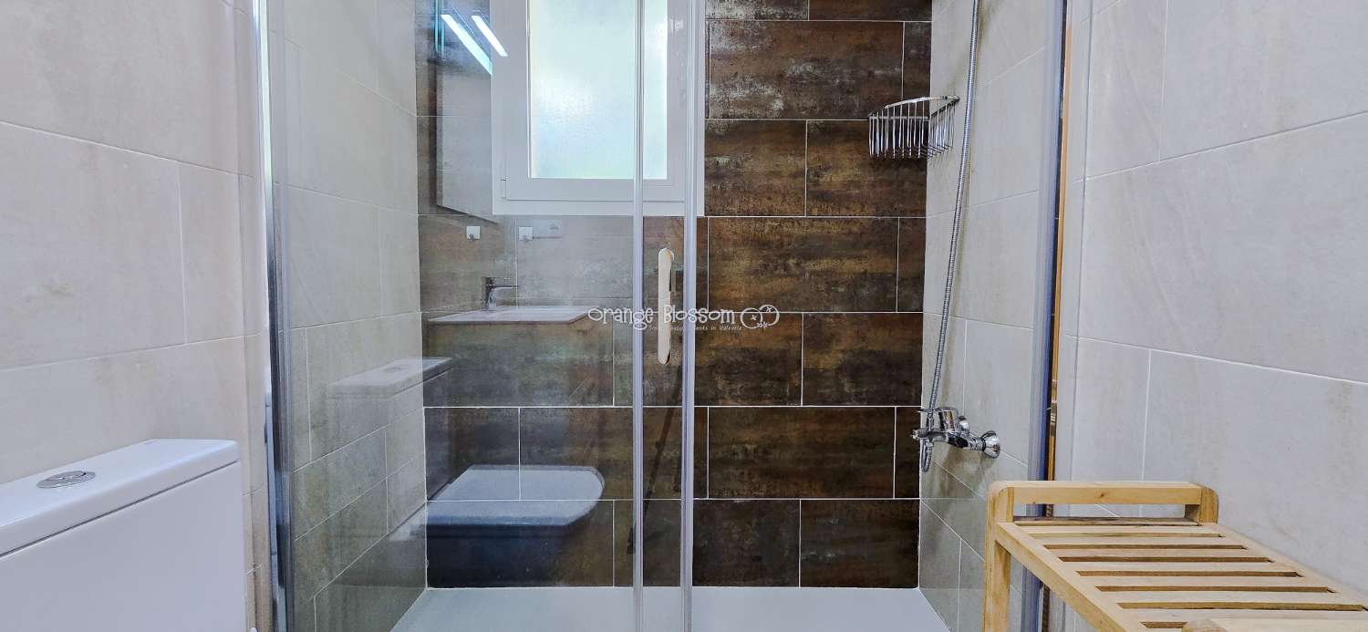 Dieses wunderschön gestaltete dreistöckige Adosado bietet fantastische Ausblicke und bietet 181 m² gut gestaltete Wohnfläche.