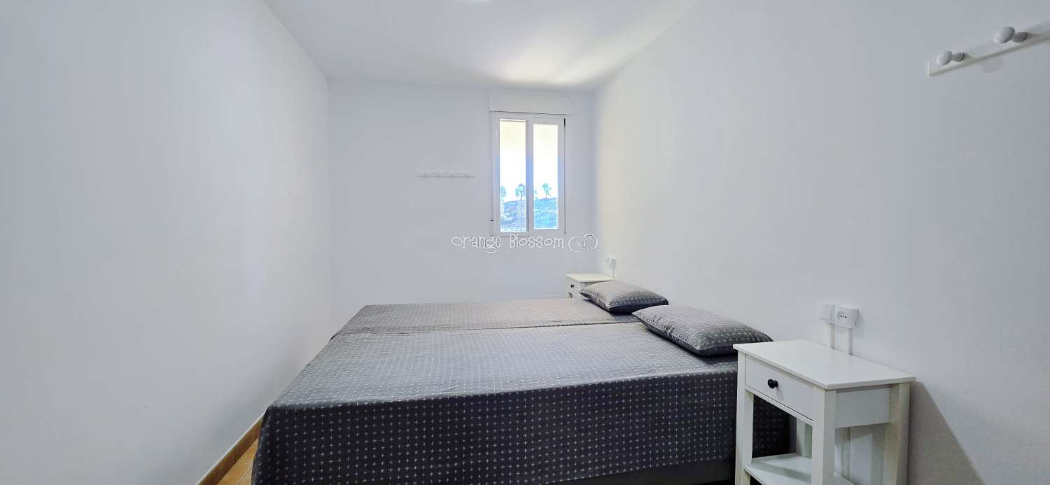 Dieses wunderschön gestaltete dreistöckige Adosado bietet fantastische Ausblicke und bietet 181 m² gut gestaltete Wohnfläche.