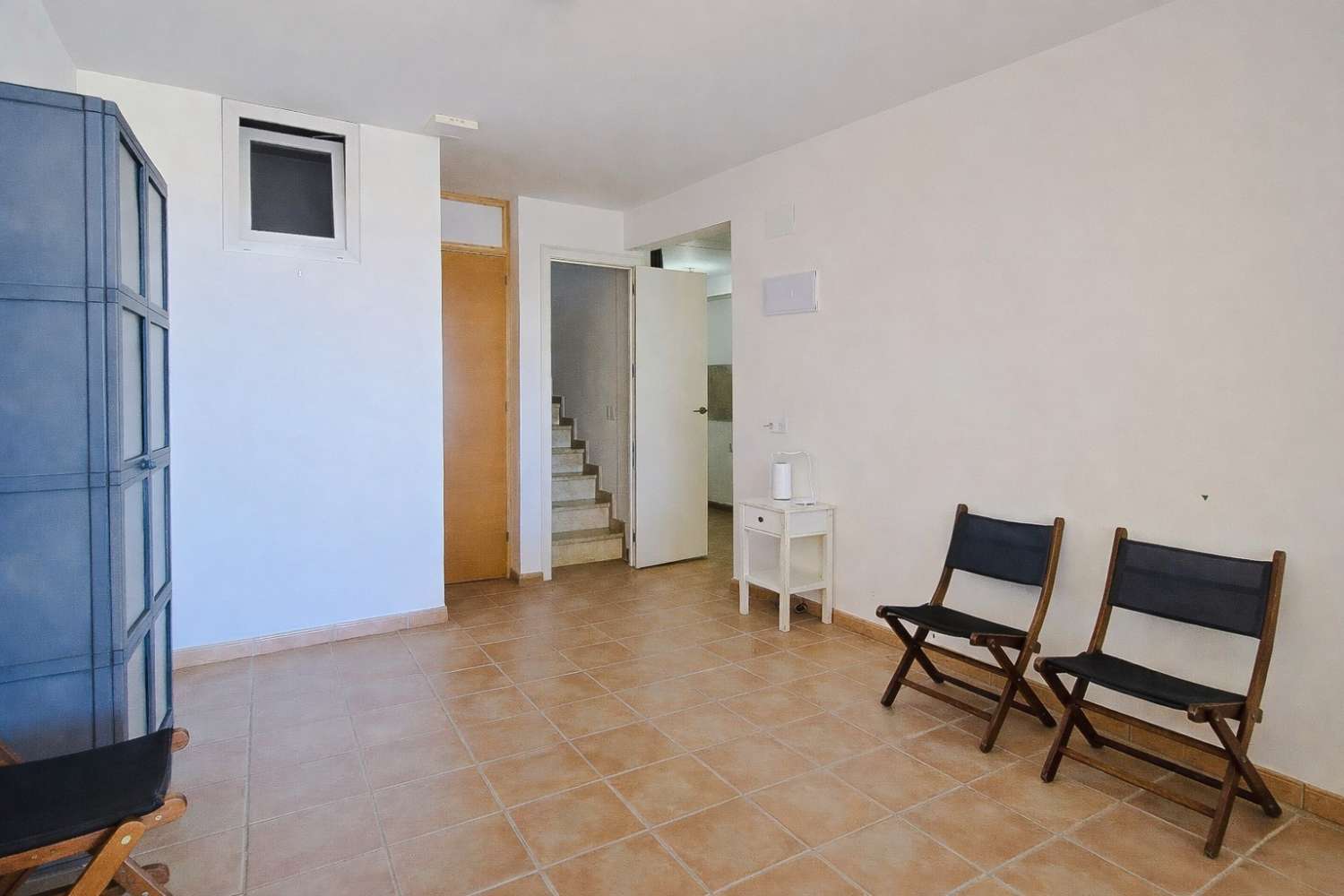 Dieses wunderschön gestaltete dreistöckige Adosado bietet fantastische Ausblicke und bietet 181 m² gut gestaltete Wohnfläche.