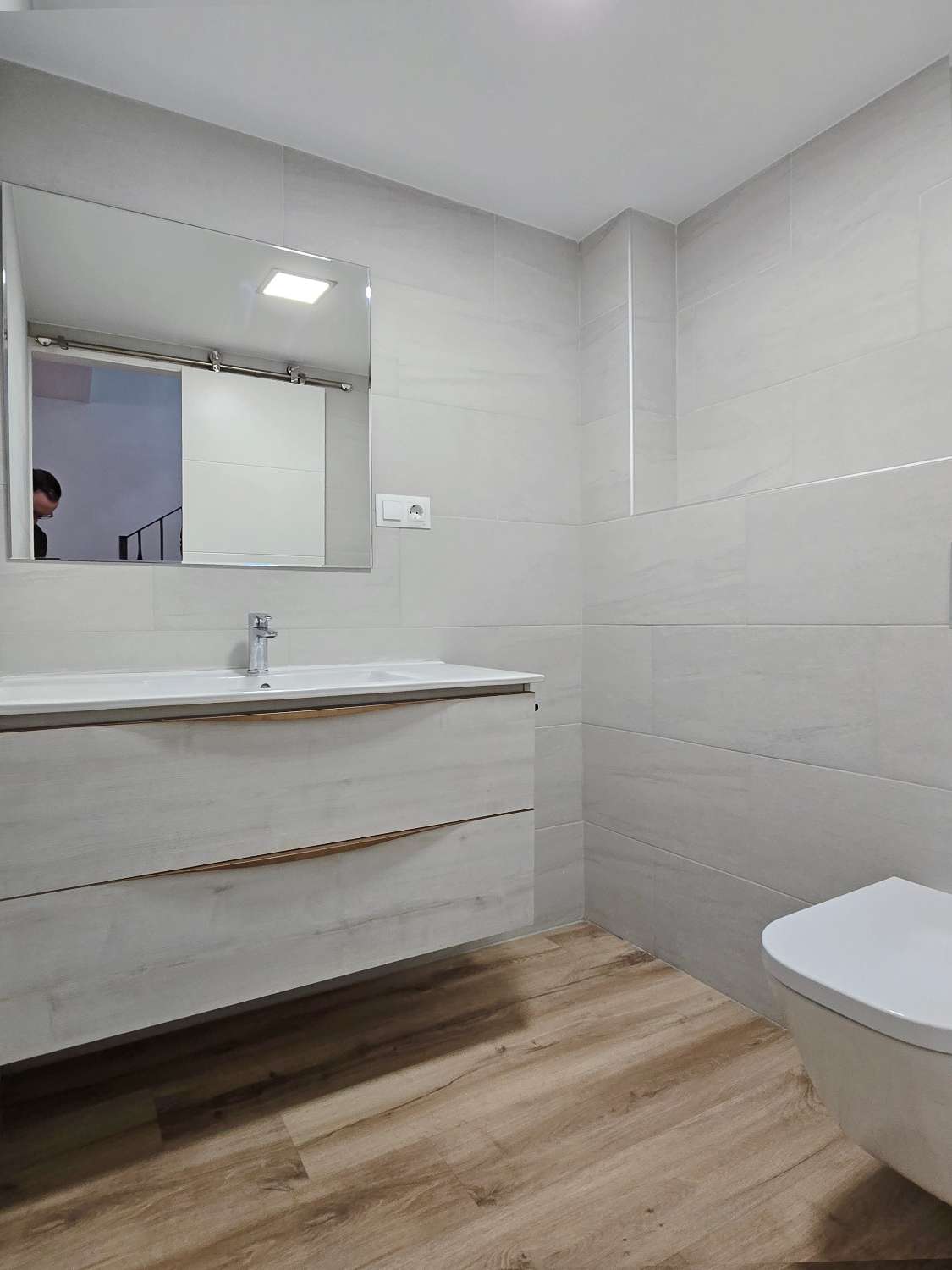 Großes Stadthaus mit Pool und Meerblick