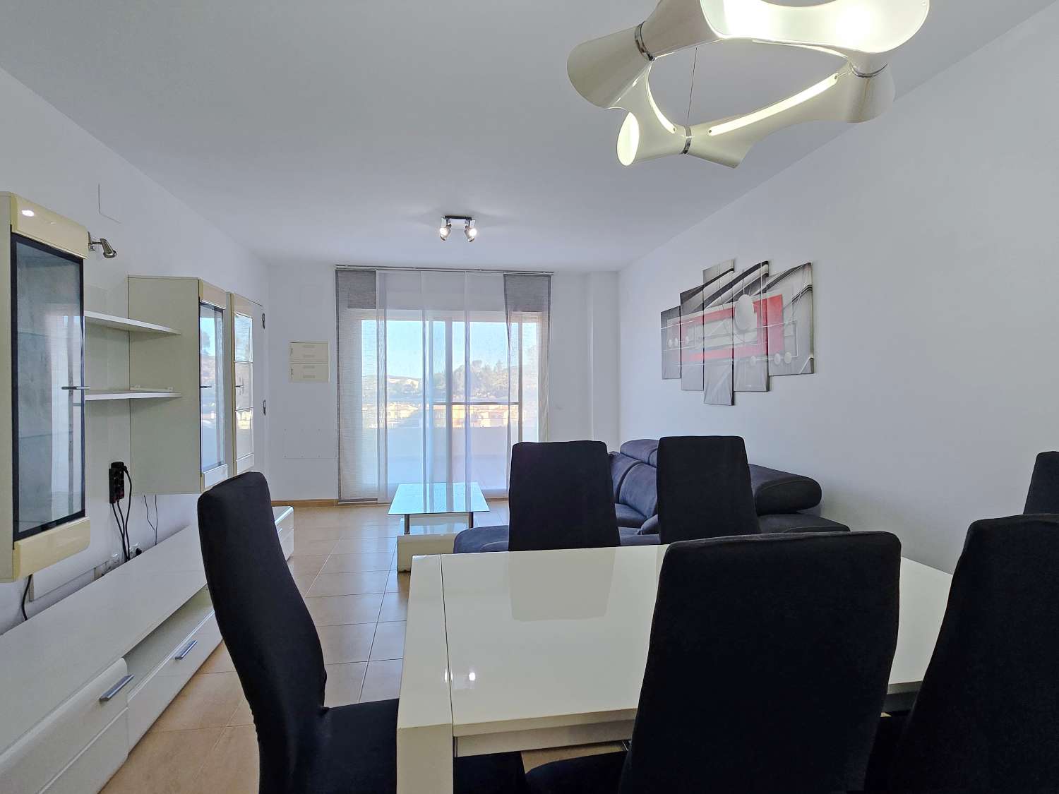 Großes Stadthaus mit Pool und Meerblick