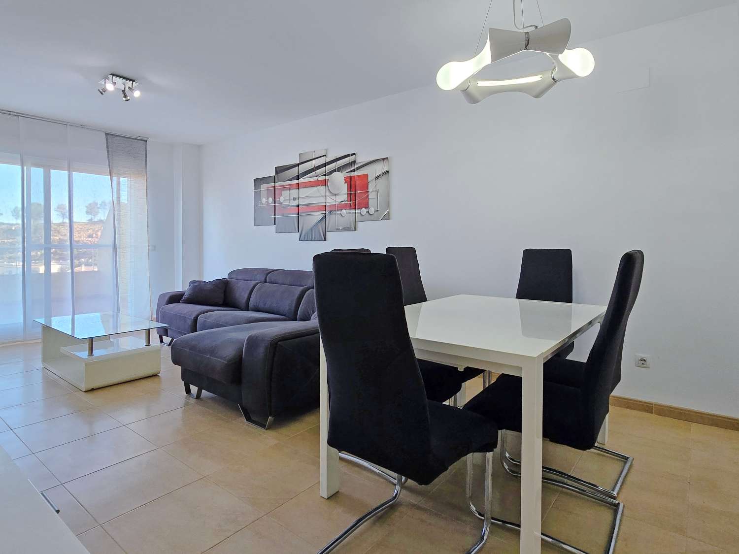 Großes Stadthaus mit Pool und Meerblick