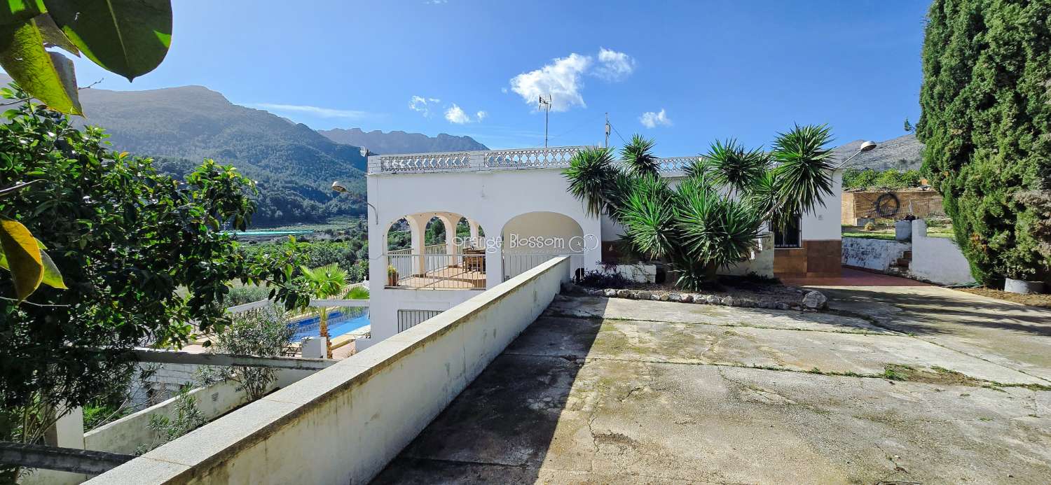 Peaceful Views  and tranquility with Total Convenience.