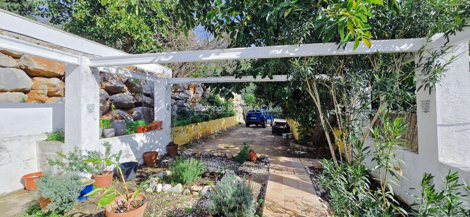 Peaceful Views  and tranquility with Total Convenience.