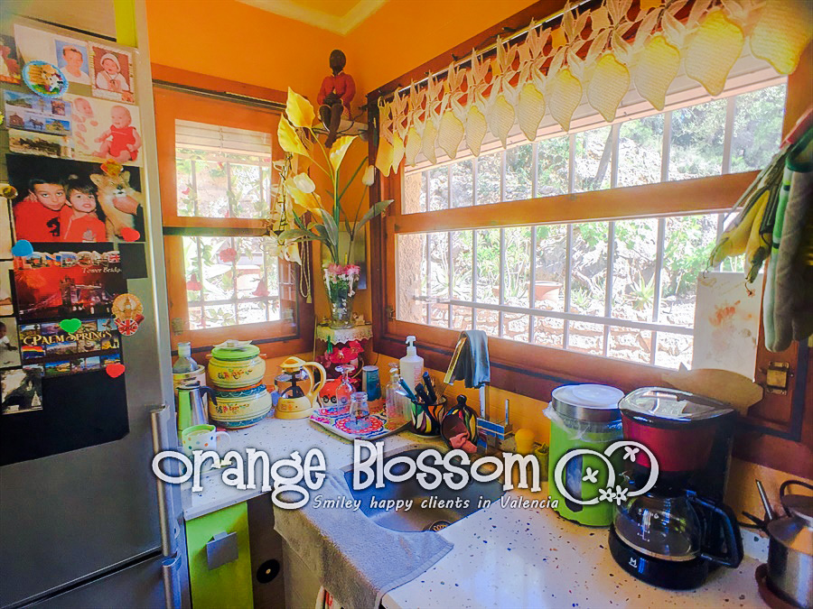 Charming country cottage style villa ideally located close to Gandia, only minutes from 11km of pristine, award-winning golden sandy beaches.