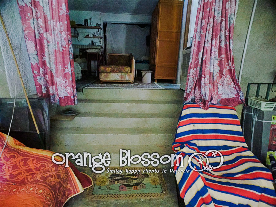 Charming country cottage style villa ideally located close to Gandia, only minutes from 11km of pristine, award-winning golden sandy beaches.