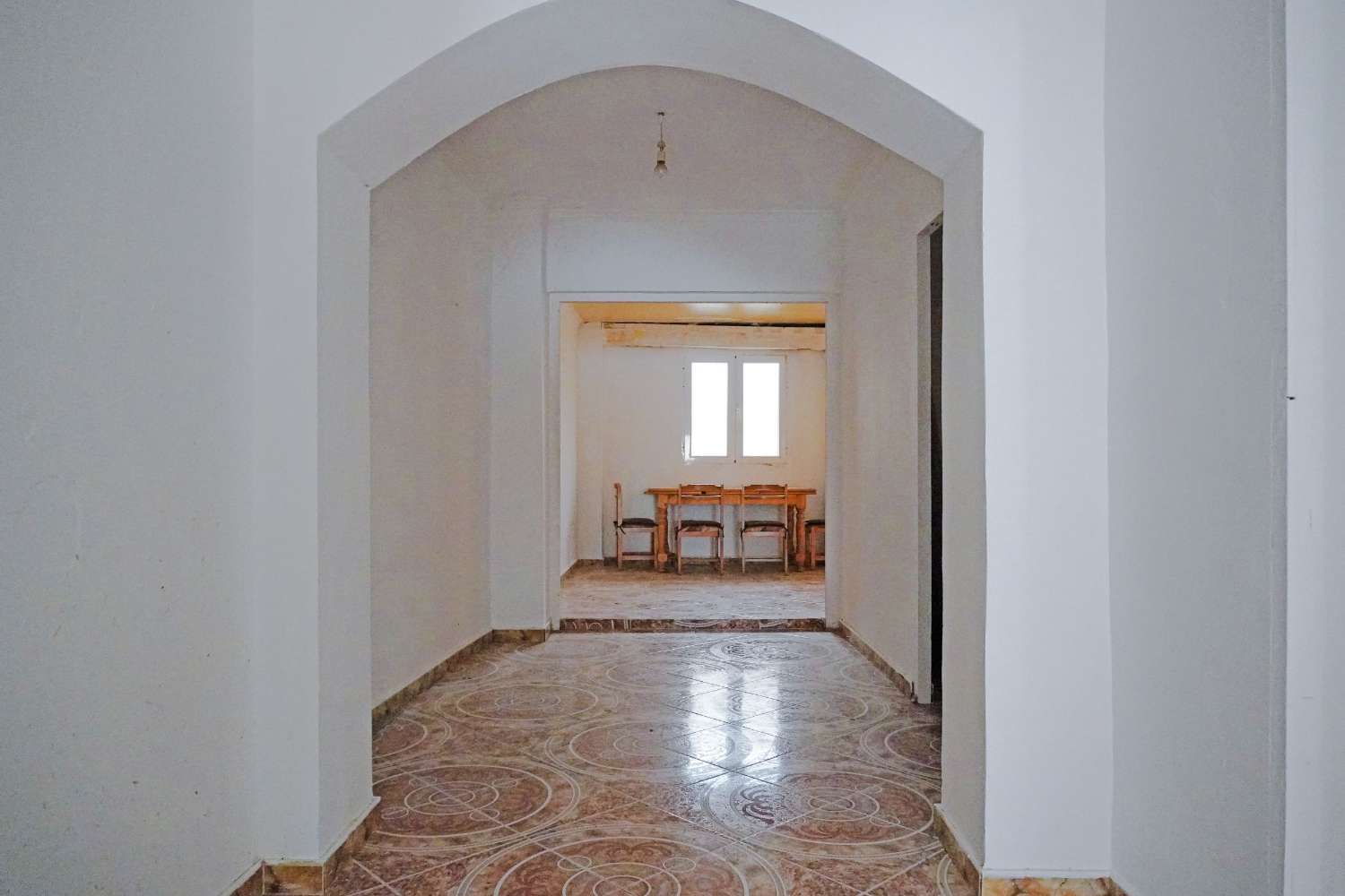 Bar with property for sale in Otos