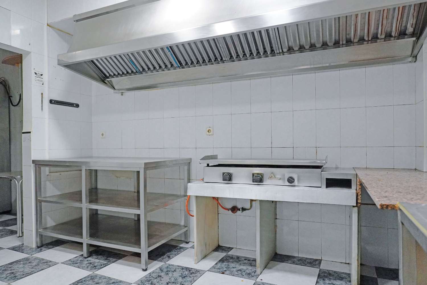 Bar with property for sale in Otos