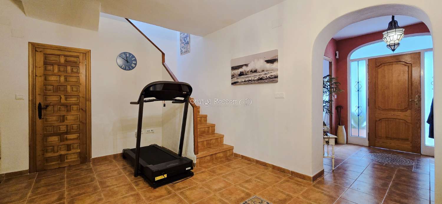 This is a truly charming and beautifully presented home, offering space, character and lifestyle in equal measure.