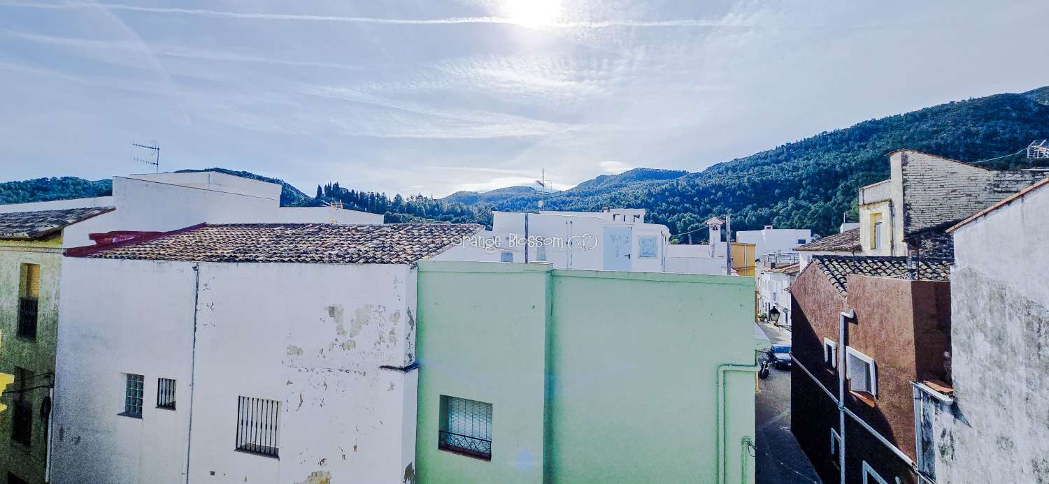 This is a truly charming and beautifully presented home, offering space, character and lifestyle in equal measure.