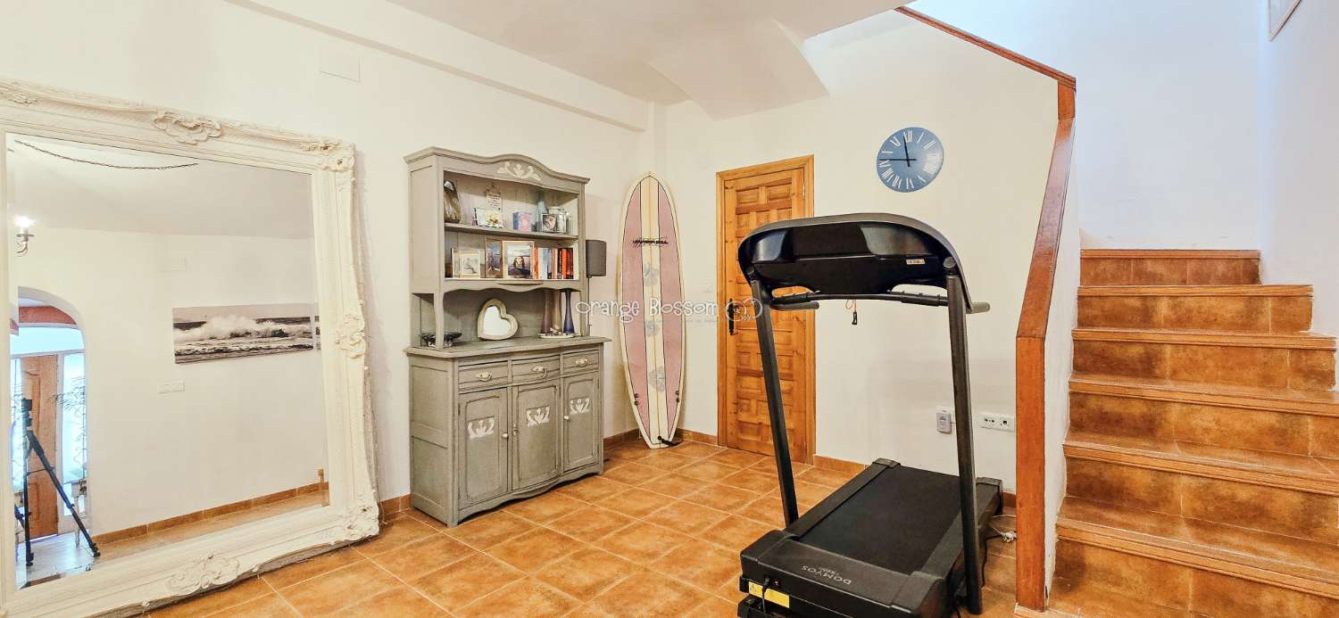 This is a truly charming and beautifully presented home, offering space, character and lifestyle in equal measure.