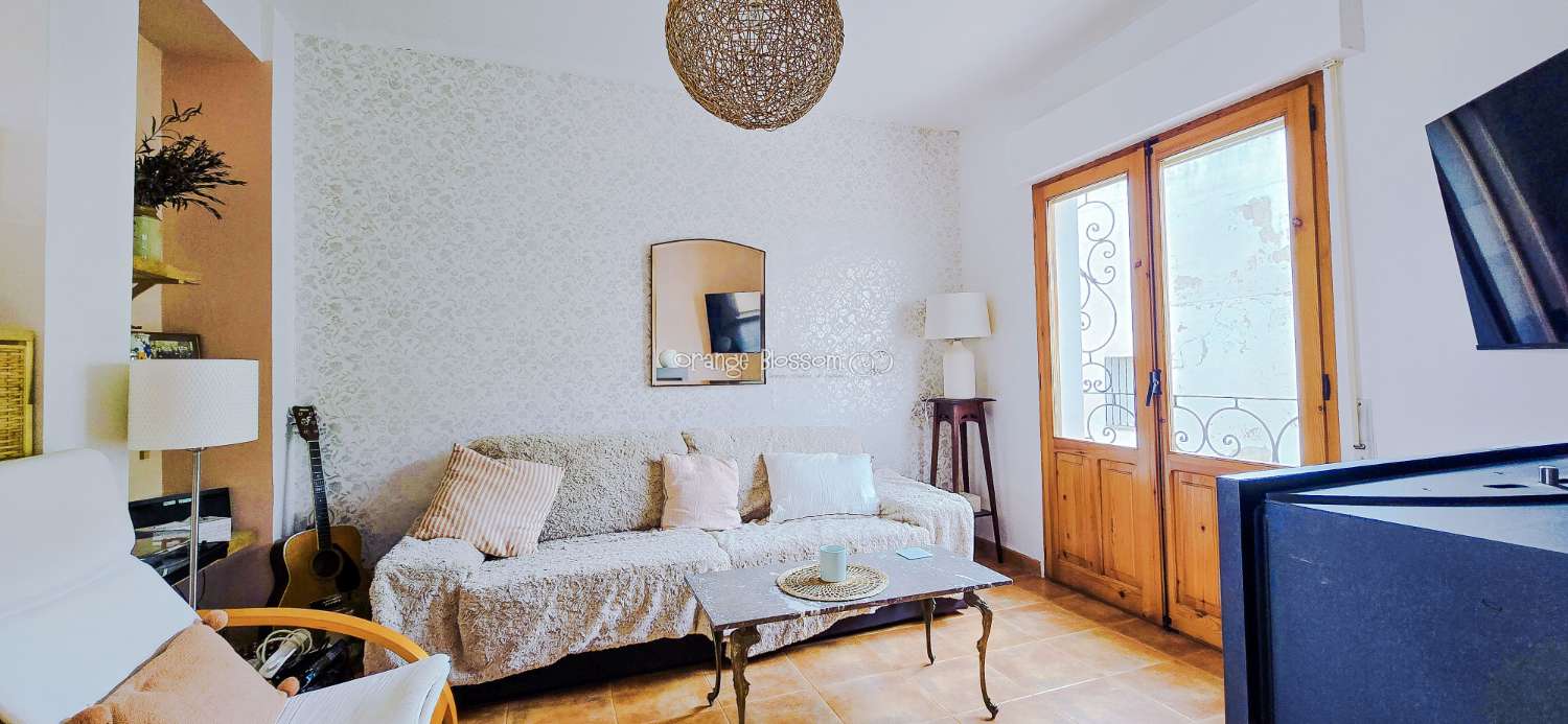 This is a truly charming and beautifully presented home, offering space, character and lifestyle in equal measure.