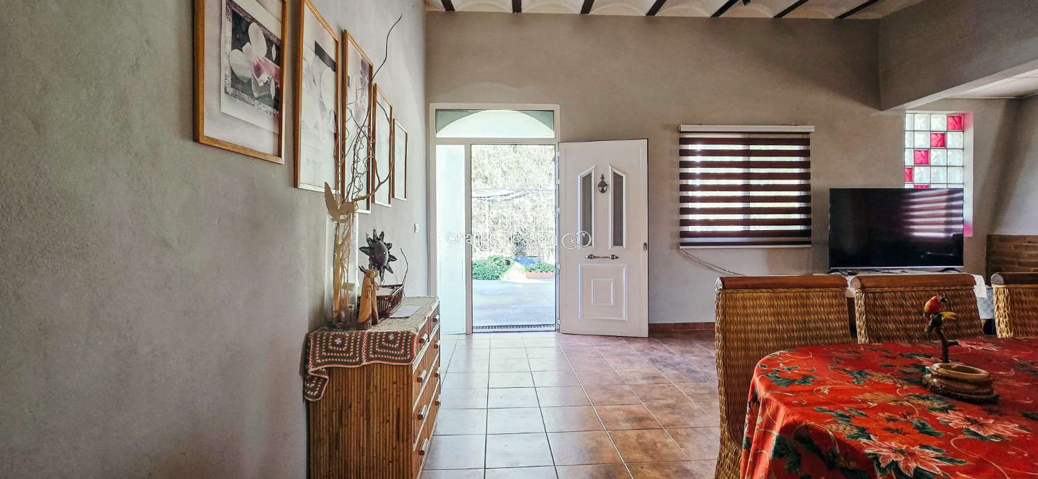 Here we are delighted to present a wonderful opportunity for those seeking space, privacy and the possibility of keeping horses.