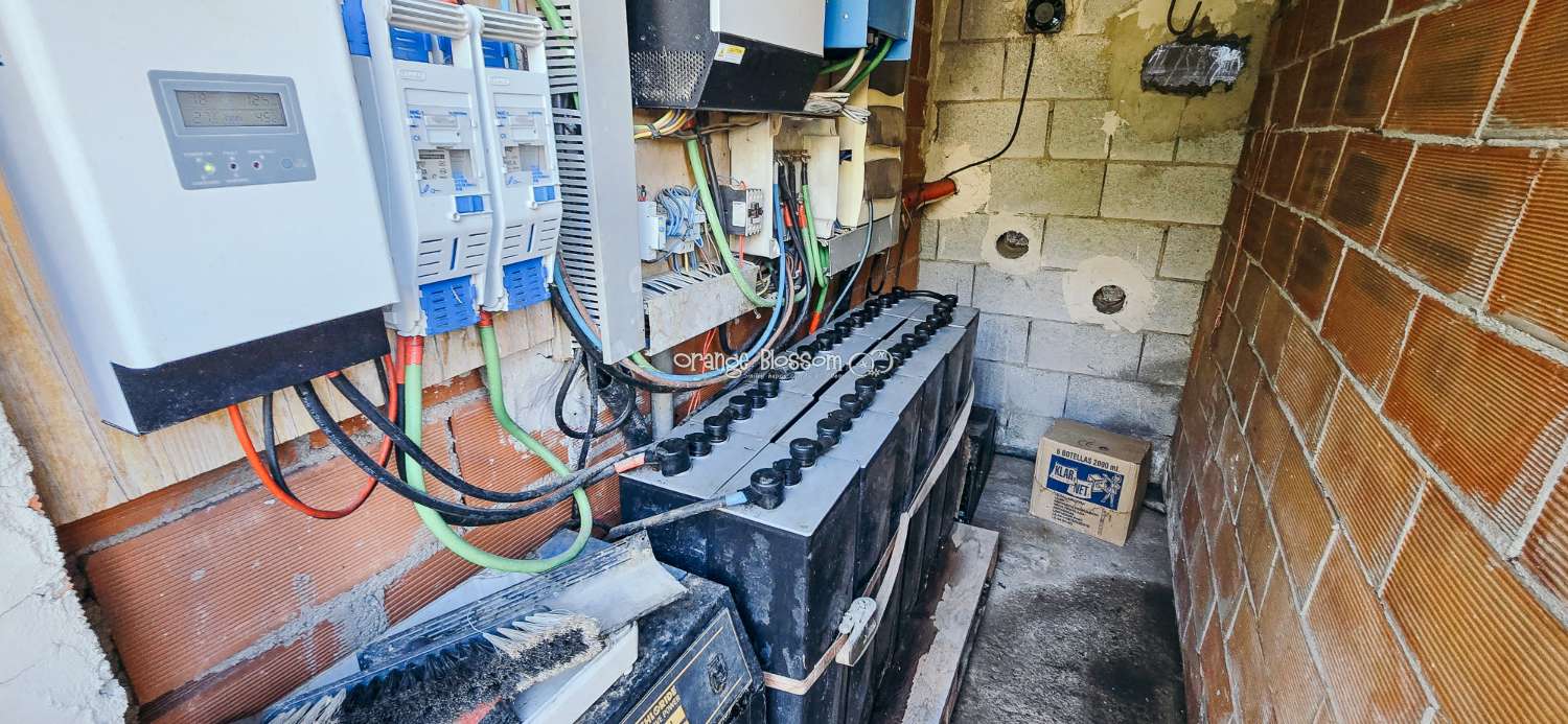 Here we are delighted to present a wonderful opportunity for those seeking space, privacy and the possibility of keeping horses.