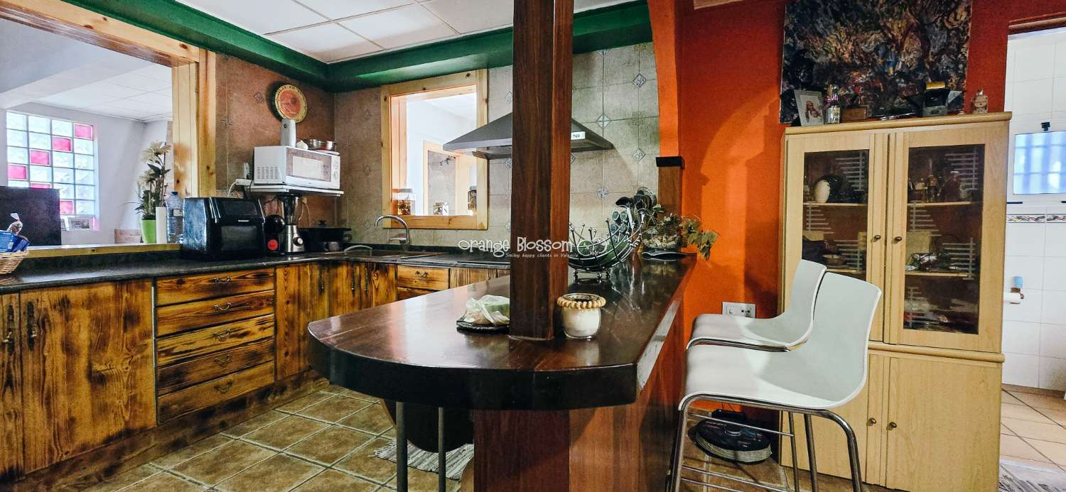 Here we are delighted to present a wonderful opportunity for those seeking space, privacy and the possibility of keeping horses.