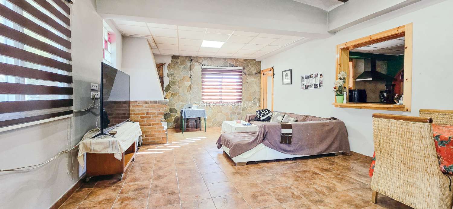 Here we are delighted to present a wonderful opportunity for those seeking space, privacy and the possibility of keeping horses.