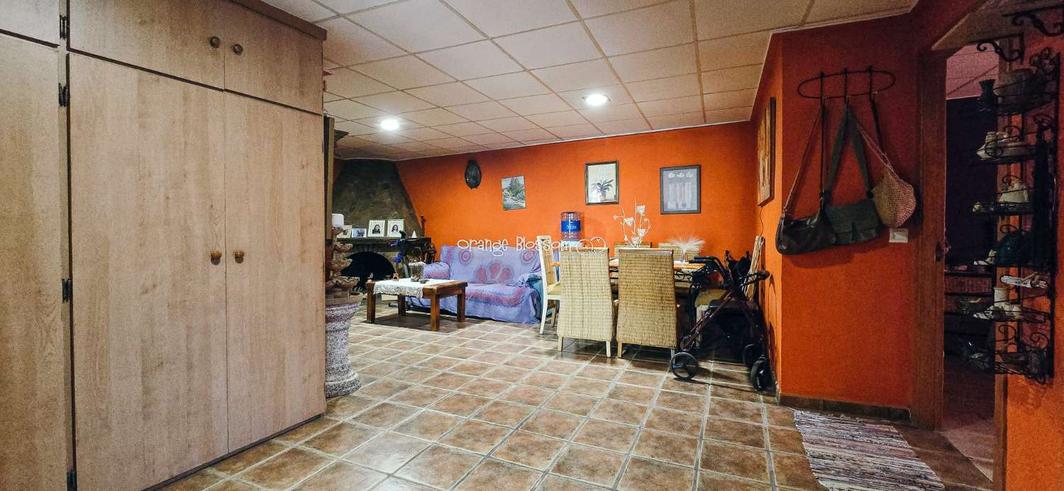 Here we are delighted to present a wonderful opportunity for those seeking space, privacy and the possibility of keeping horses.