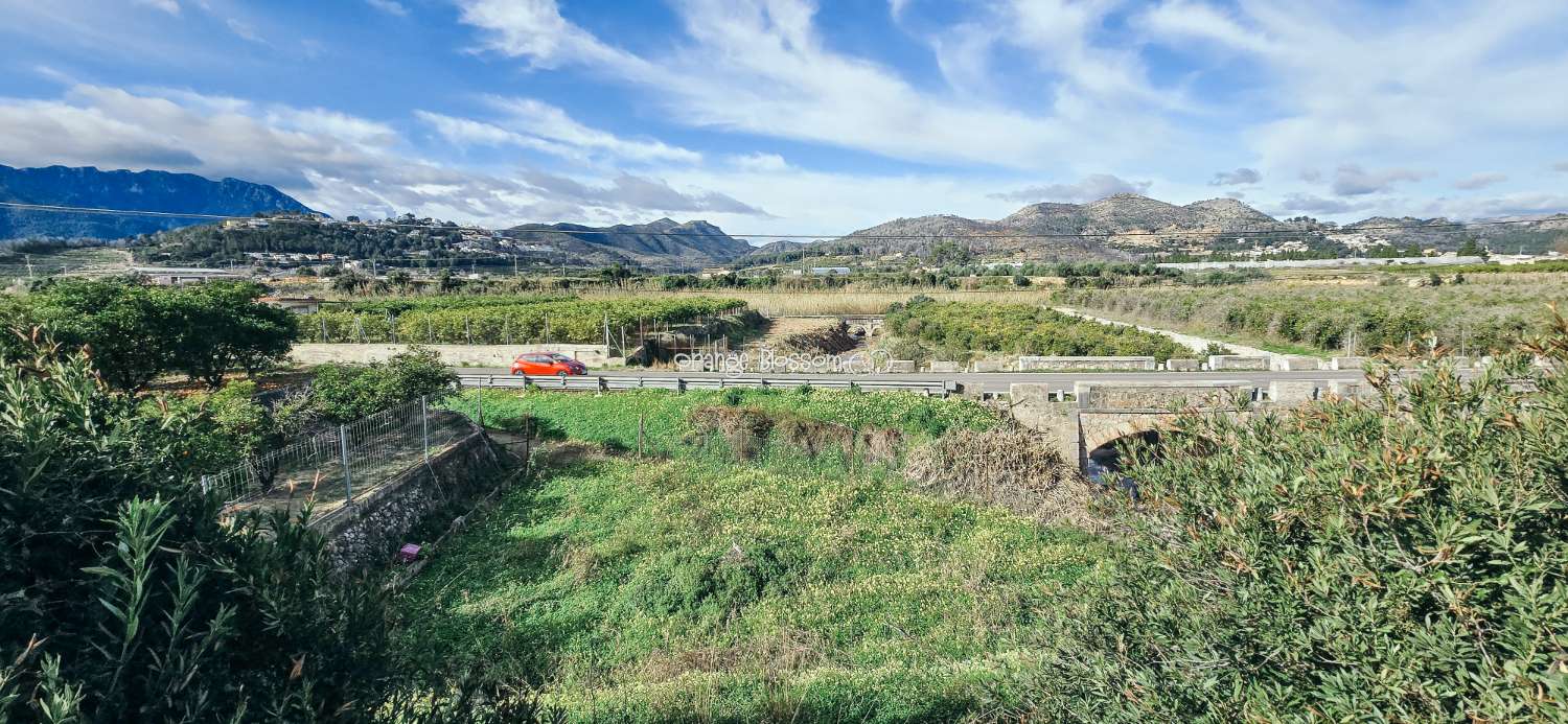 Here we are delighted to present a wonderful opportunity for those seeking space, privacy and the possibility of keeping horses.