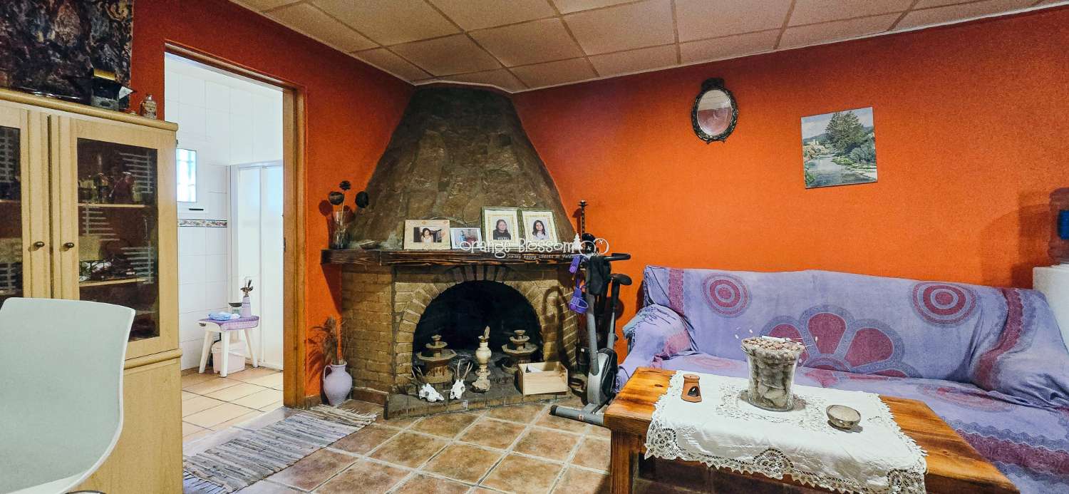 Here we are delighted to present a wonderful opportunity for those seeking space, privacy and the possibility of keeping horses.