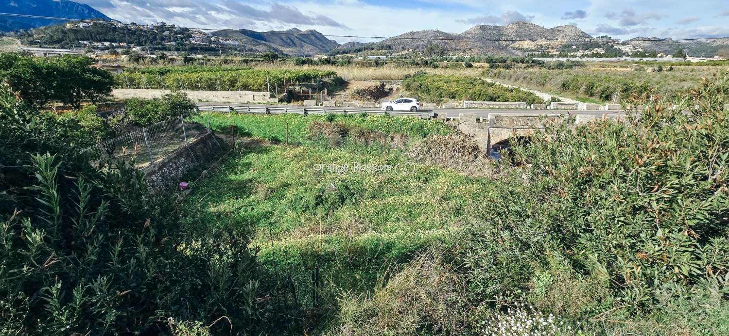 Here we are delighted to present a wonderful opportunity for those seeking space, privacy and the possibility of keeping horses.