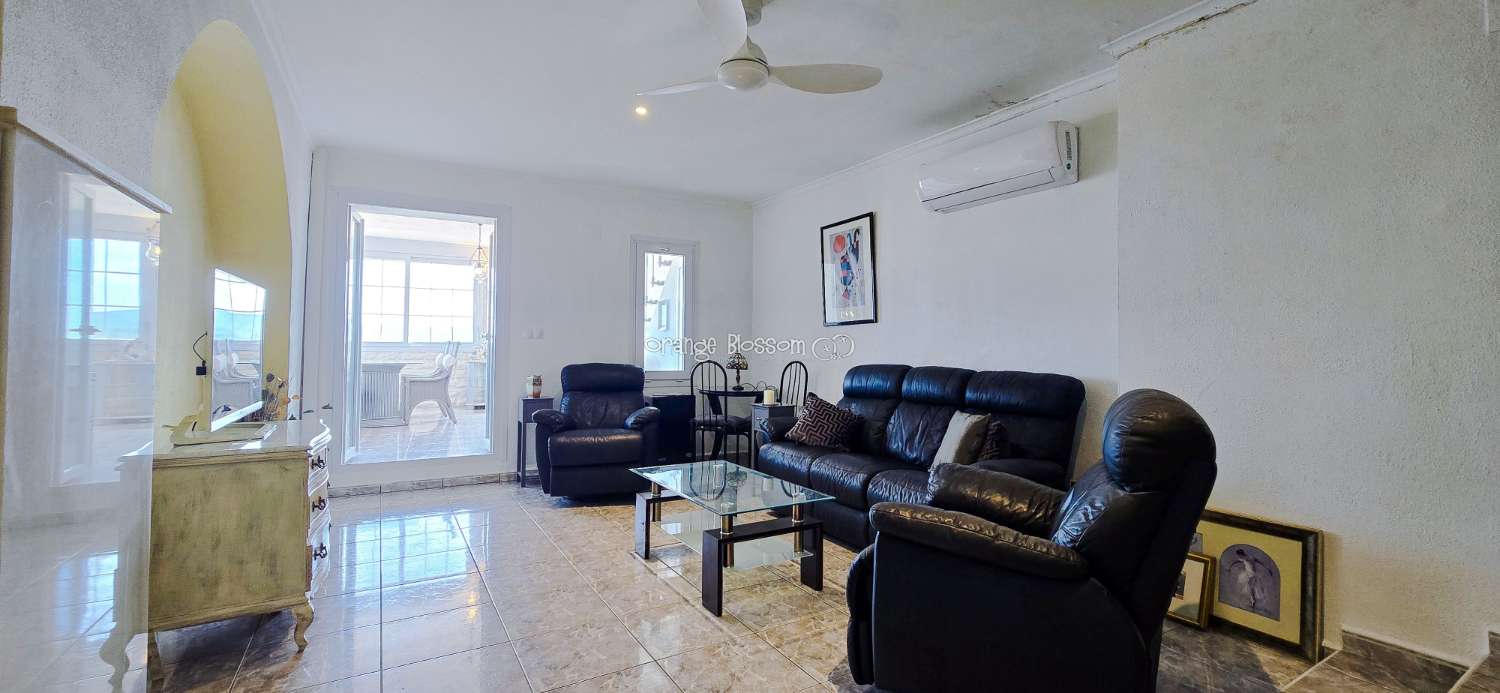 This charming town house oﬀers several unique features that are rarely found in traditional village properties.