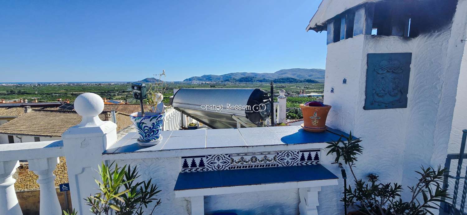 This charming town house oﬀers several unique features that are rarely found in traditional village properties.