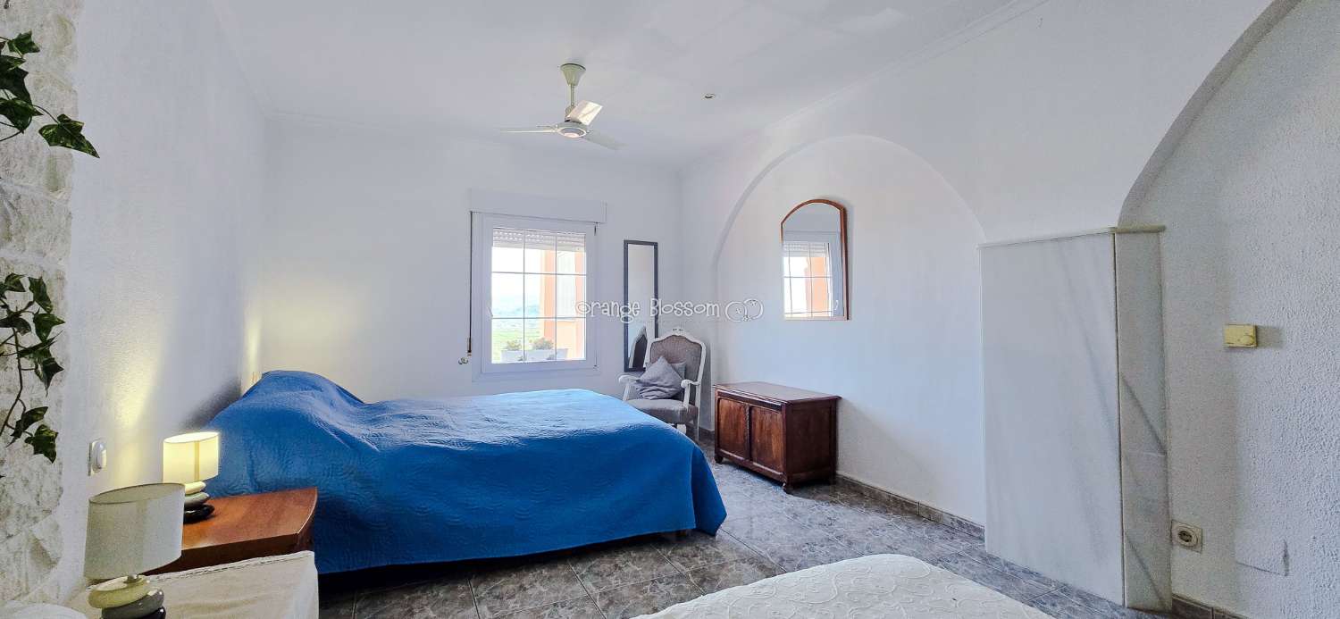 This charming town house oﬀers several unique features that are rarely found in traditional village properties.