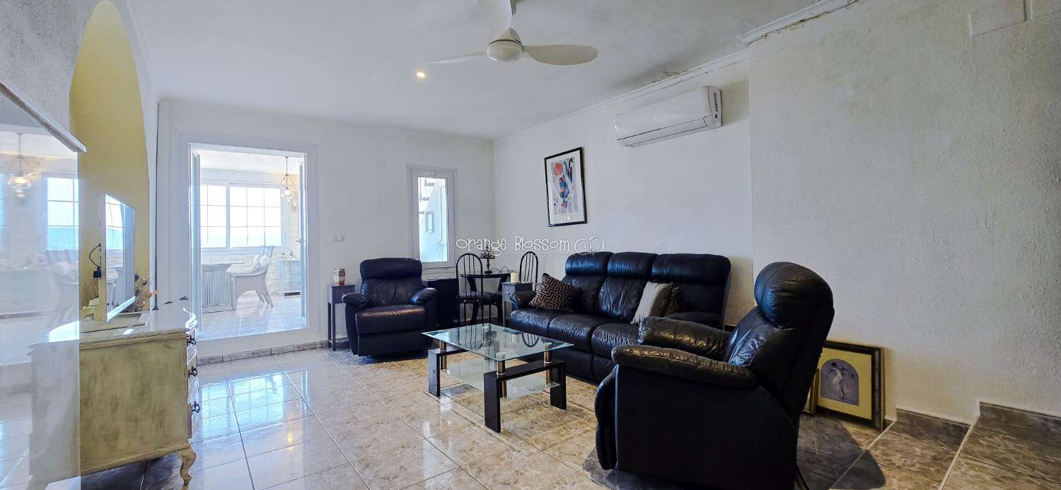 This charming town house oﬀers several unique features that are rarely found in traditional village properties.