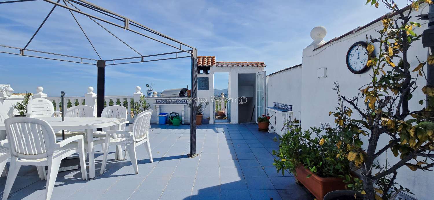 This charming town house oﬀers several unique features that are rarely found in traditional village properties.