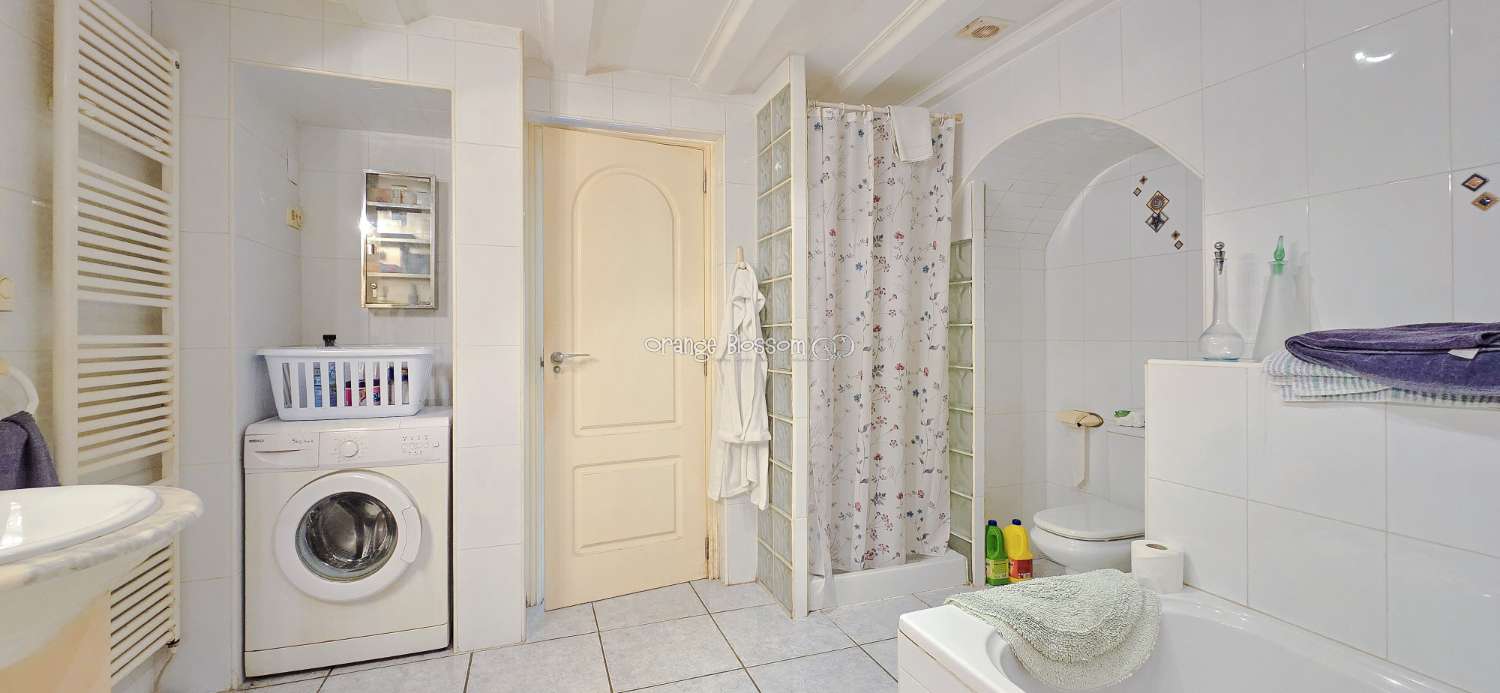 This charming town house oﬀers several unique features that are rarely found in traditional village properties.