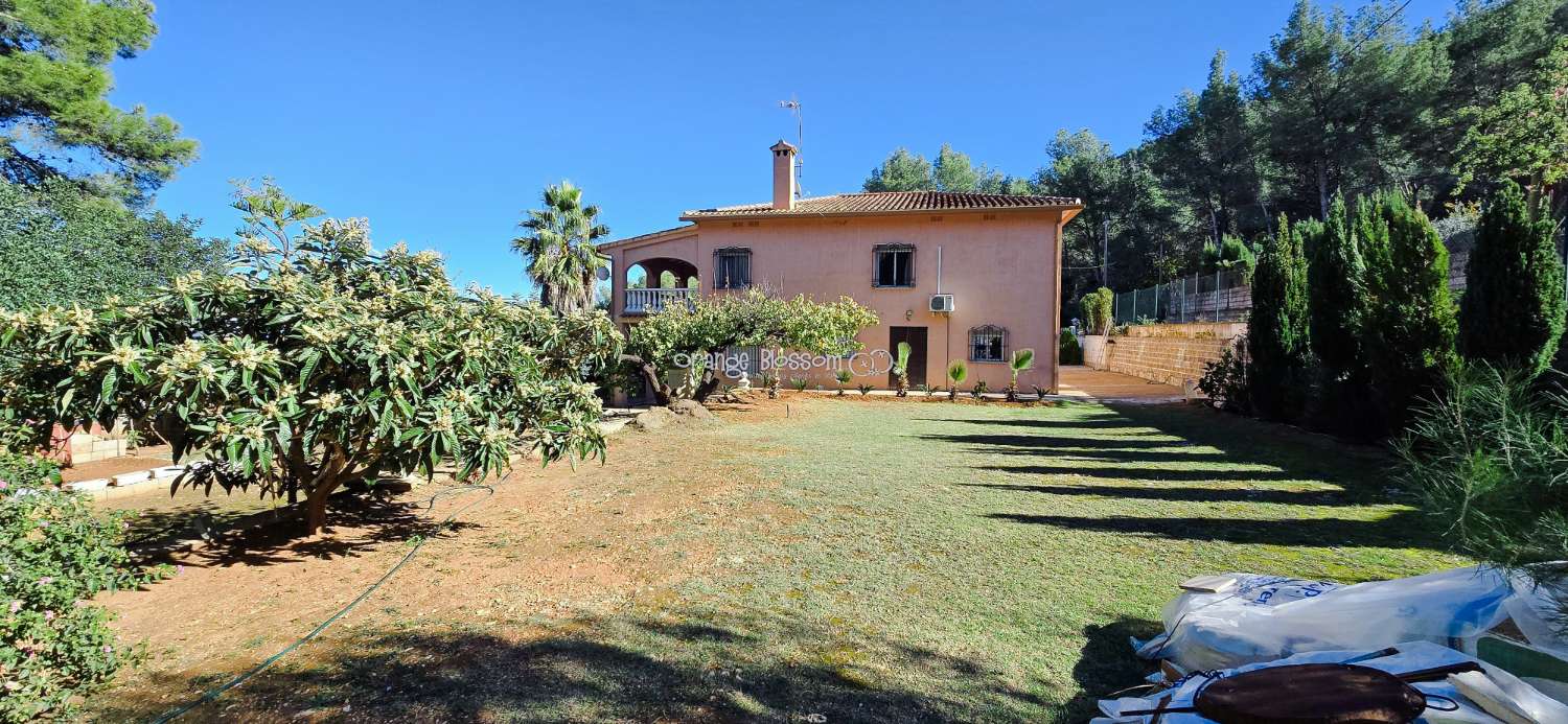 Peace and quiet with fabulous costal views.