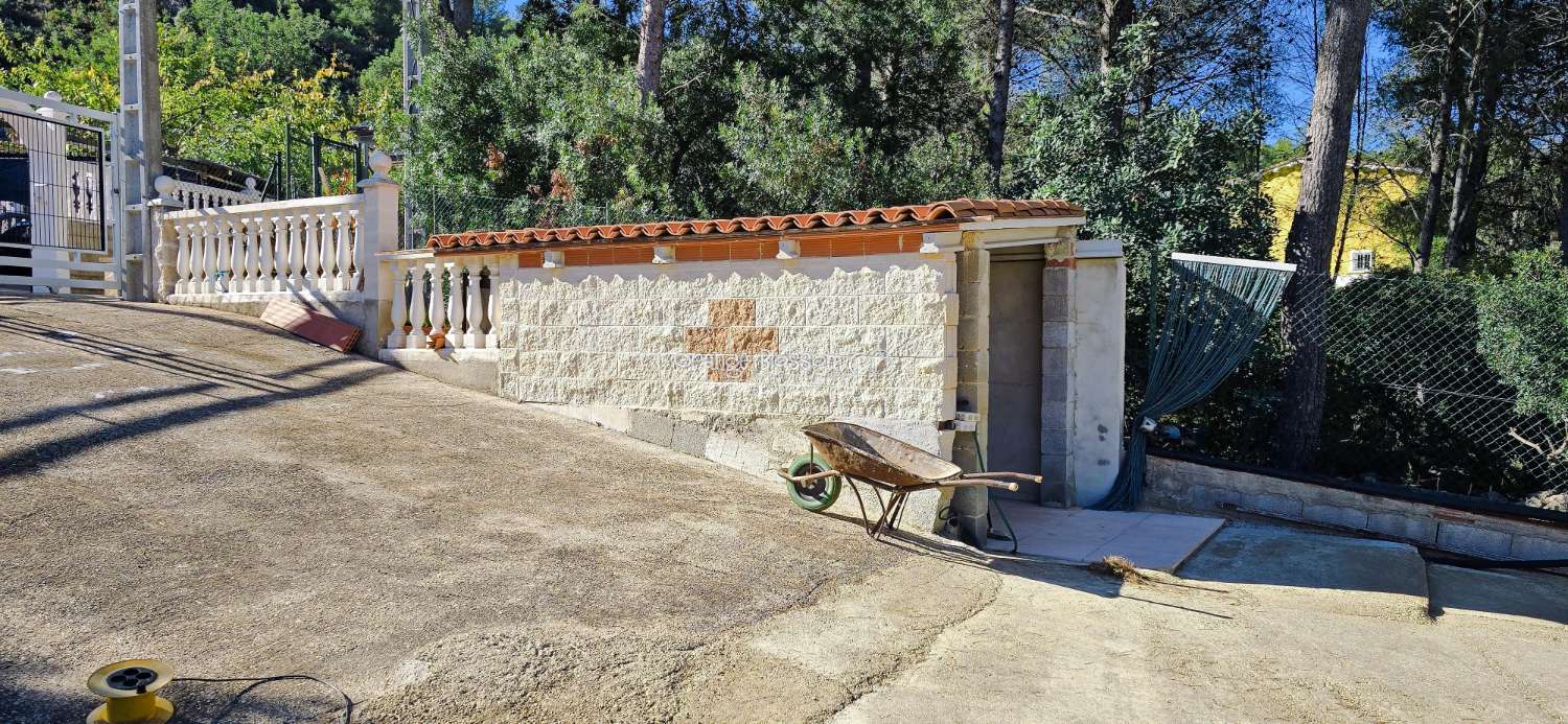 Peace and quiet with fabulous costal views.