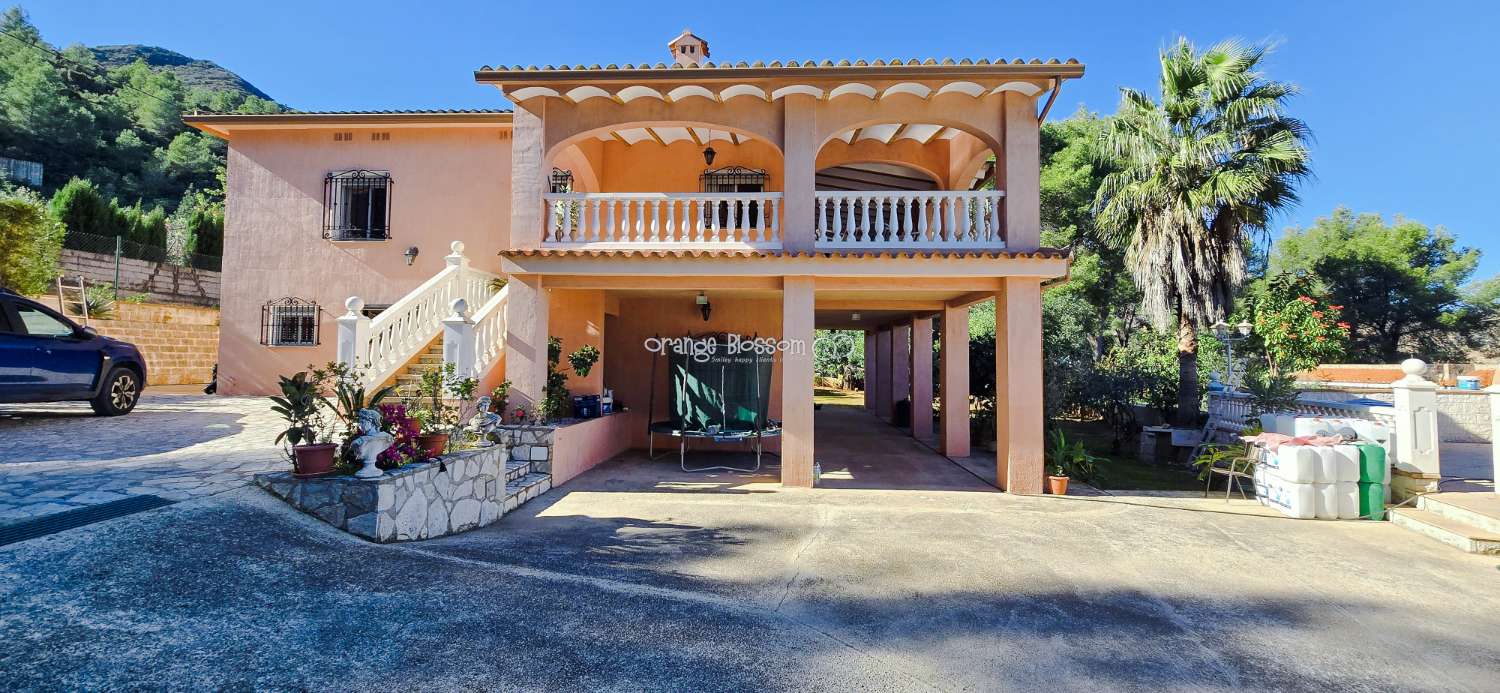 Peace and quiet with fabulous costal views.