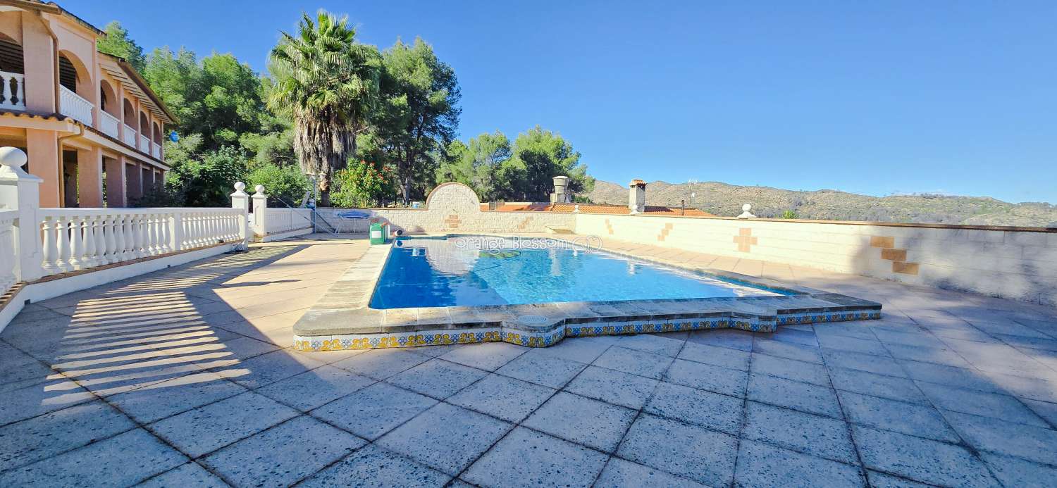 Peace and quiet with fabulous costal views.