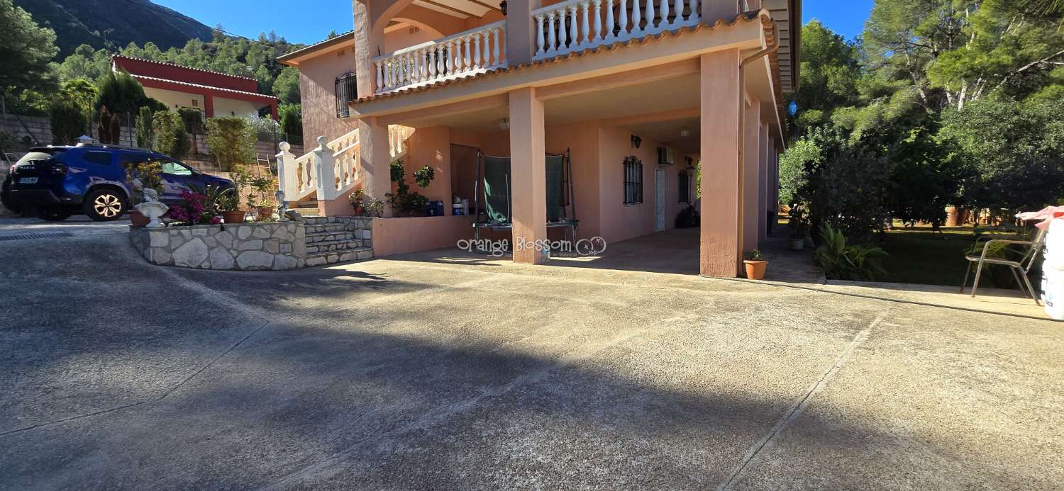 Peace and quiet with fabulous costal views.