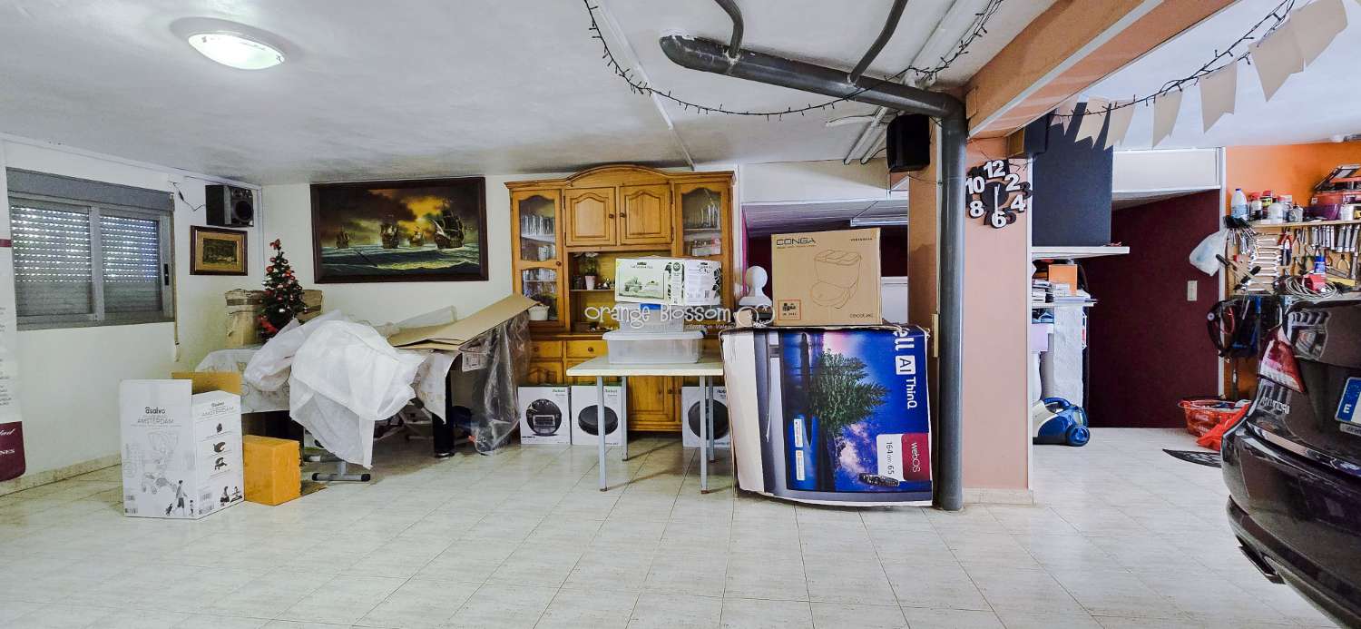 Peace and quiet with fabulous costal views.