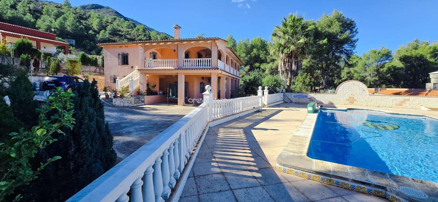 Peace and quiet with fabulous costal views.