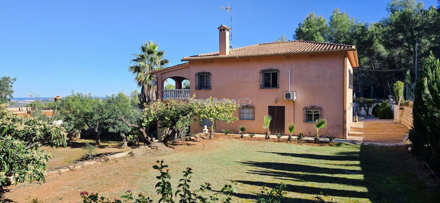 Peace and quiet with fabulous costal views.