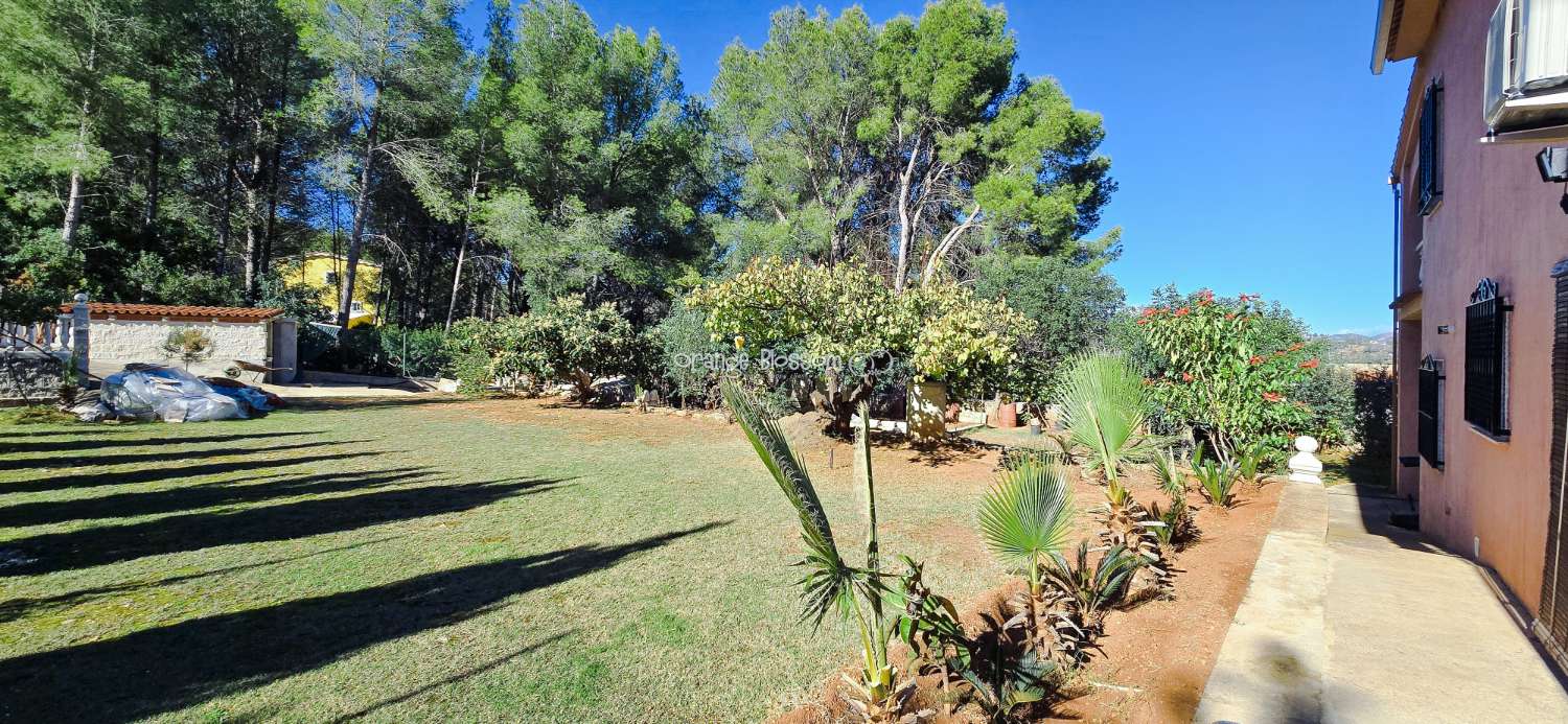 Peace and quiet with fabulous costal views.