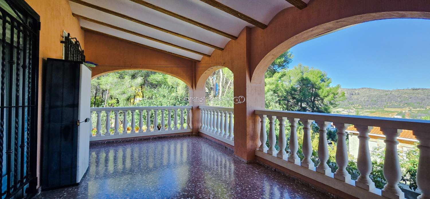 Peace and quiet with fabulous costal views.