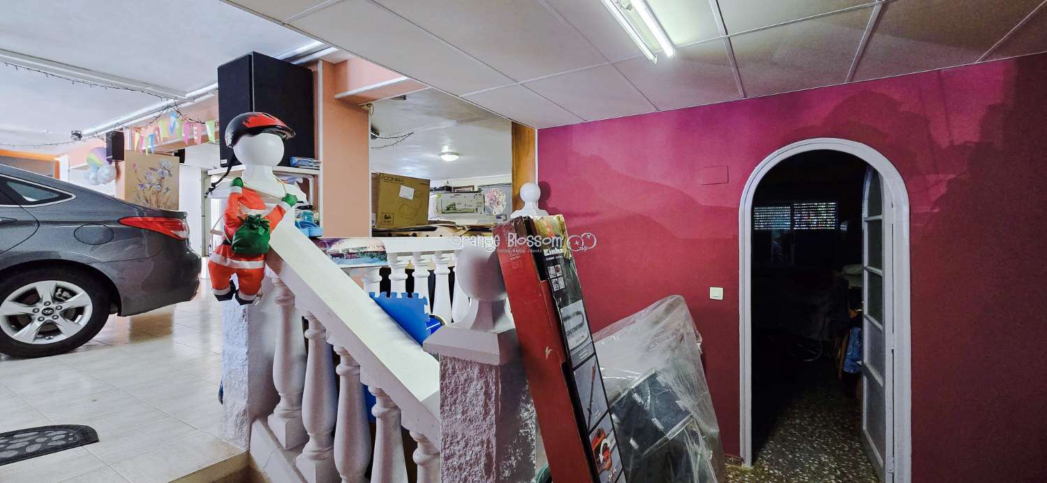 Peace and quiet with fabulous costal views.